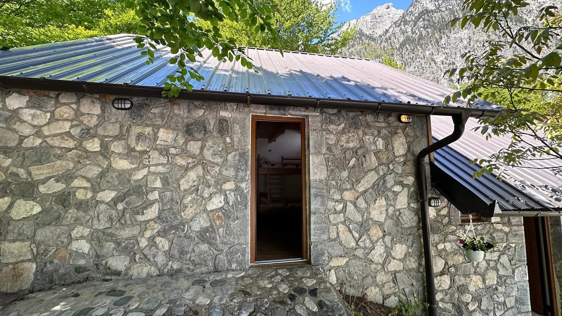 Guest House Rilindja Valbone Albania